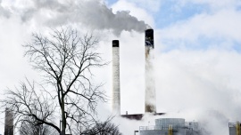 Termomodernizacja rozwiąże problem smogu? Dom, - Rząd zapowiedział przeznaczenie 180 milionów złotych na pilotażowy program termomodernizacji domów jednorodzinnych, który na razie obejmie pojedyncze gminy w Małopolsce i na Śląsku.