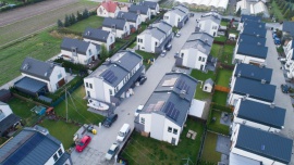 EnergyHEAT – pompy ciepła w zestawie z instalacją fotowoltaiczną Dom, - Niezależność energetyczna, wysoki komfort życia, oszczędność finansowa, dbałość o środowisko – a wszystko to dzięki jednej inwestycji. Wystarczy zamienić tradycyjną kotłownię na nowoczesne rozwiązanie EnergyHEAT oferowane przez firmę Kratki.